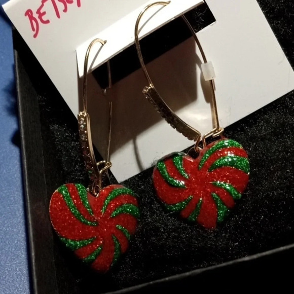 BETSEY JOHNSON Christmas Holiday Heart Swirling Crystal Dangle Earrings NEW NWT - Picture 5 of 5